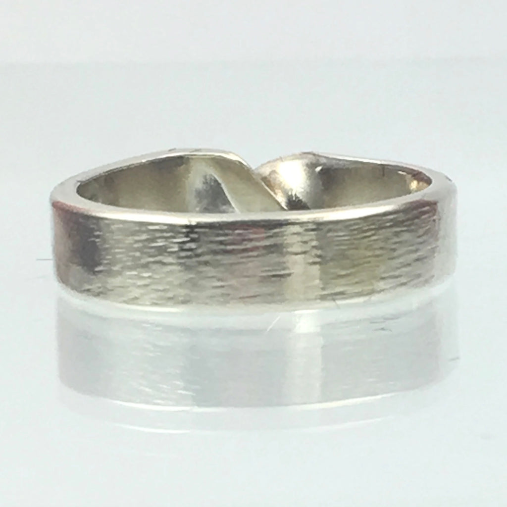 Handmade Solid Silver 925 5mm Band with a Twist